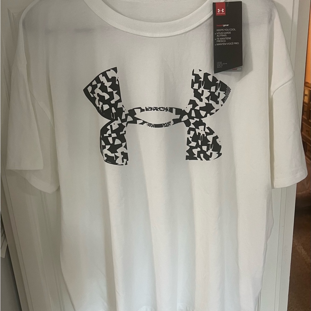 Under Armour White Tee with Black Graphic